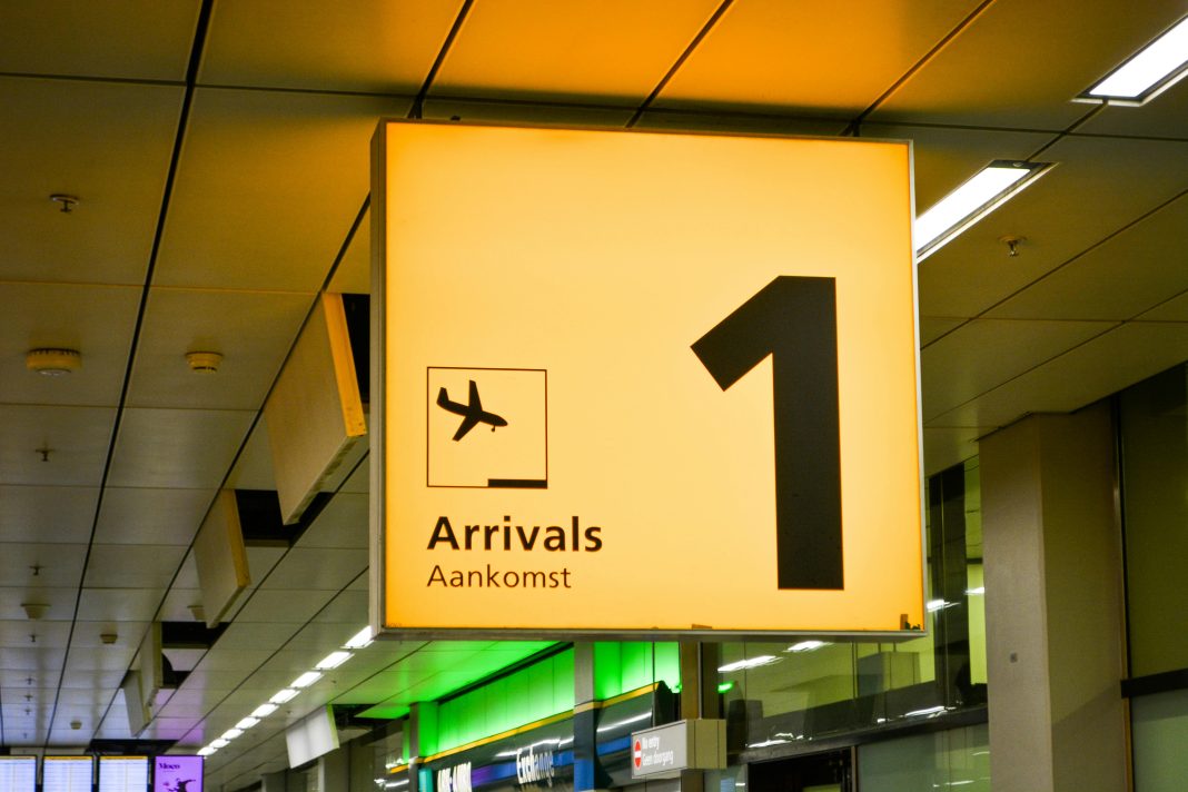 Arrivals aankomst terminal 1 signage